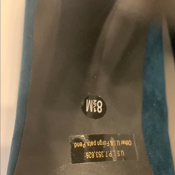 GUESS Mary Jane Pumps - Picture 7 of 7